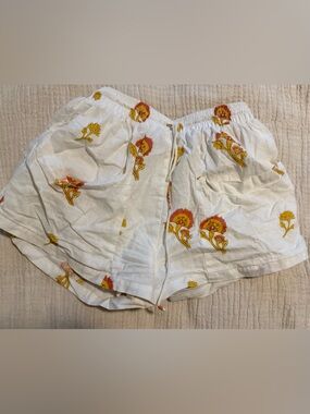 Sabo Skirt Cream Elastic Waist Shorts